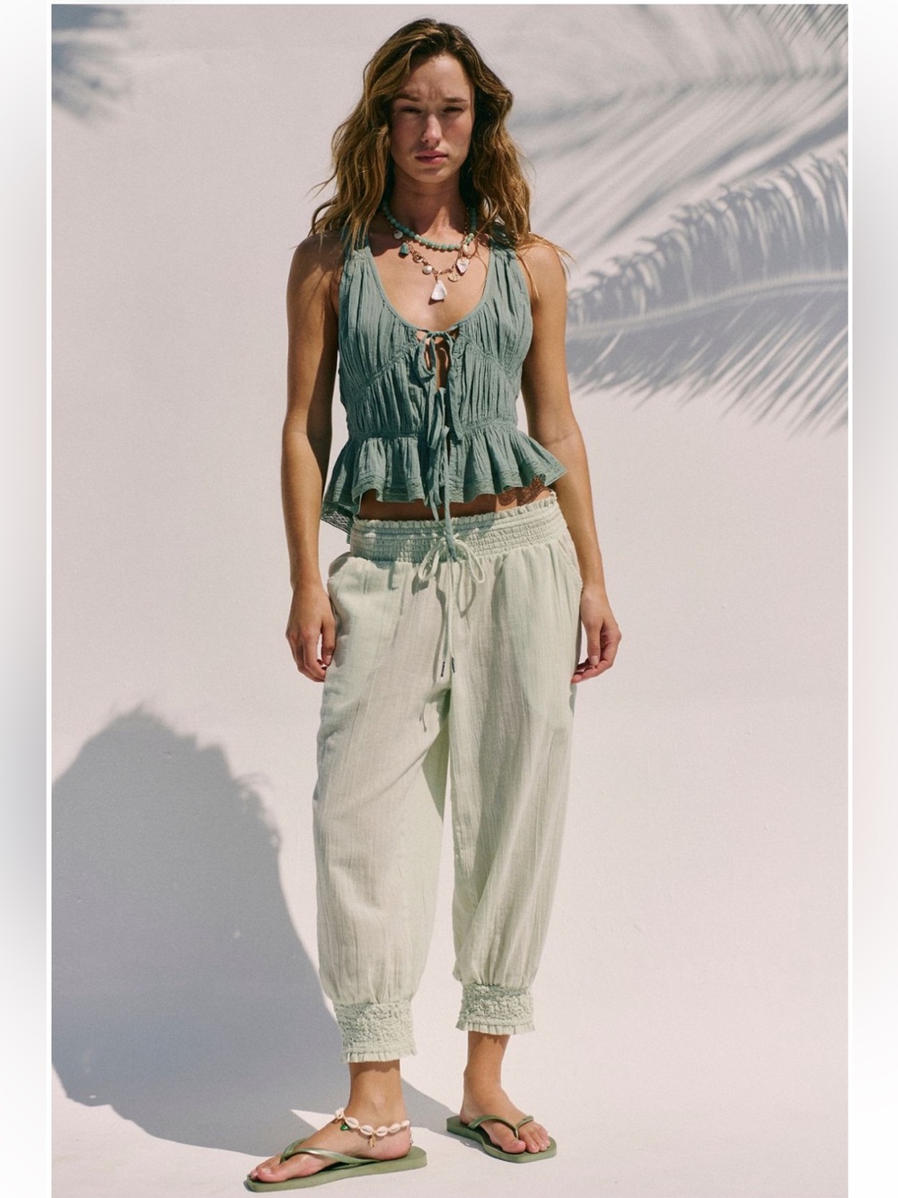 Free People Taye Smocked Cotton Capris NWT XS/S - Picture 3 of 8